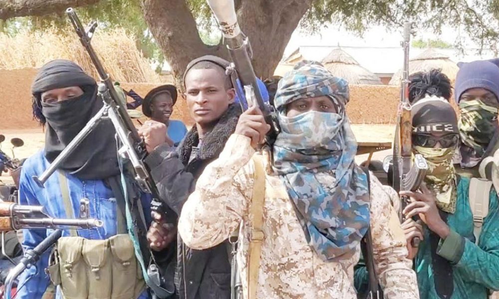 BANDITS AMBUSH COMMERCIAL VEHICLE ALONG SOKOTO-ISA HIGHWAY, KILL ALL PASSENGERS ON BOARD